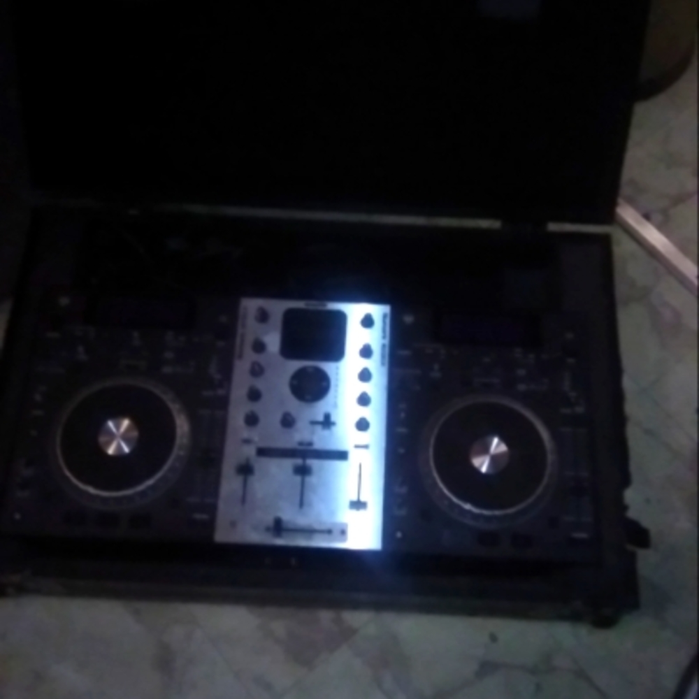 DJ mix deck